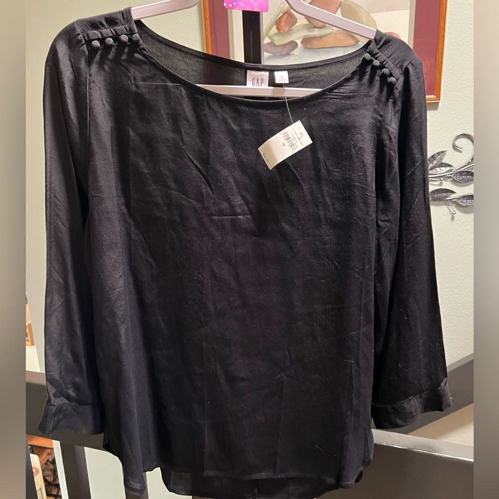 NWT GAP Women's Black Top #166